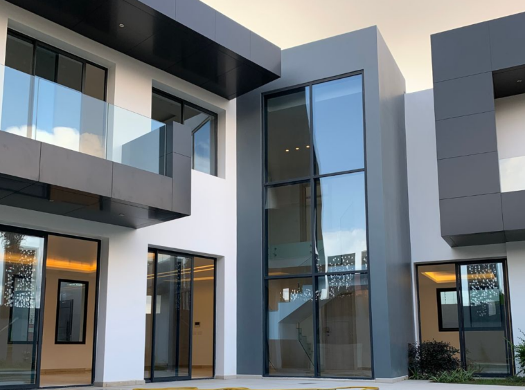 Villa Étoile F5 à Abidjan – Luxe, Piscine et Confort à Cocody