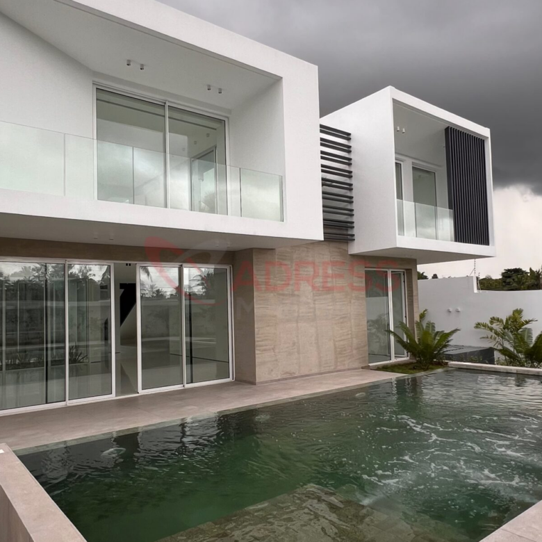 Villa F8 à louer Abidjan Cocody – Luxe et Prestige