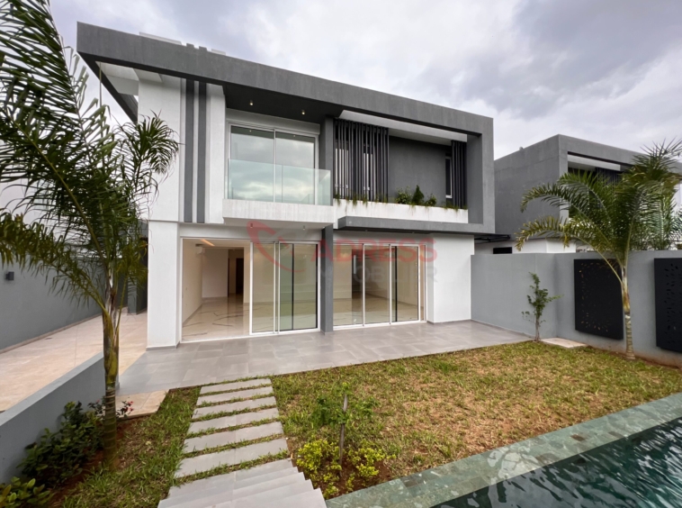 Villa F5 à louer Abidjan Riviera 4 – Villas Lumières