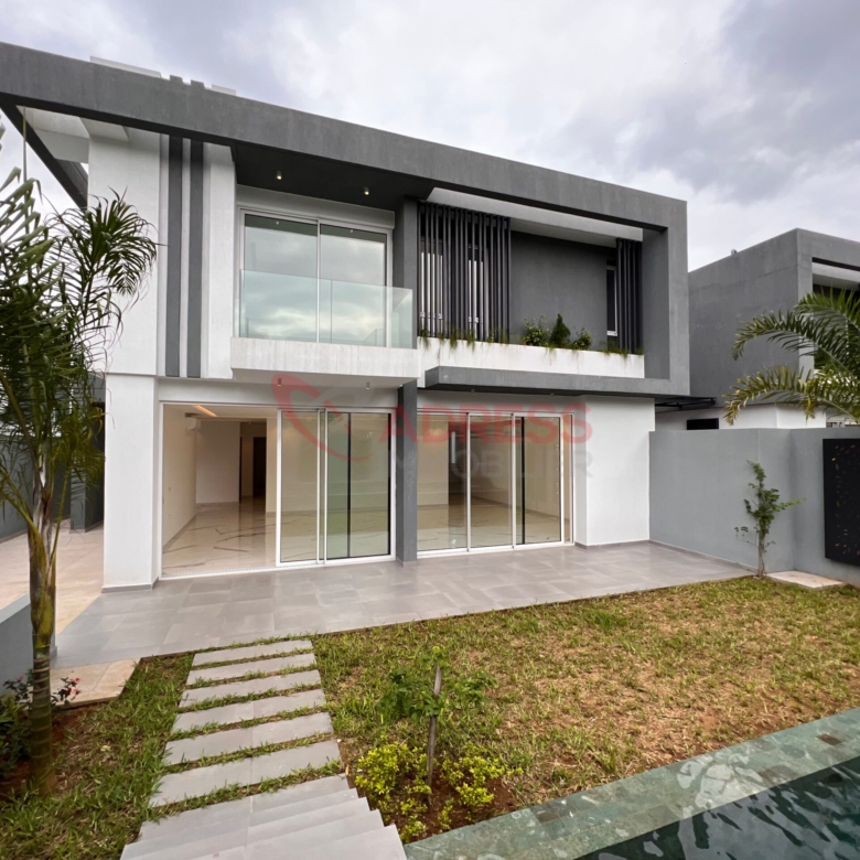 Villa F5 à louer Abidjan Riviera 4 – Villas Lumières